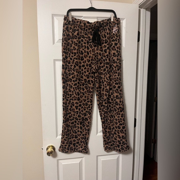 Juicy Couture Leopard Print Fuzzy Lounge Set Long sleeve top & Pants Pajama XL - Picture 5 of 10